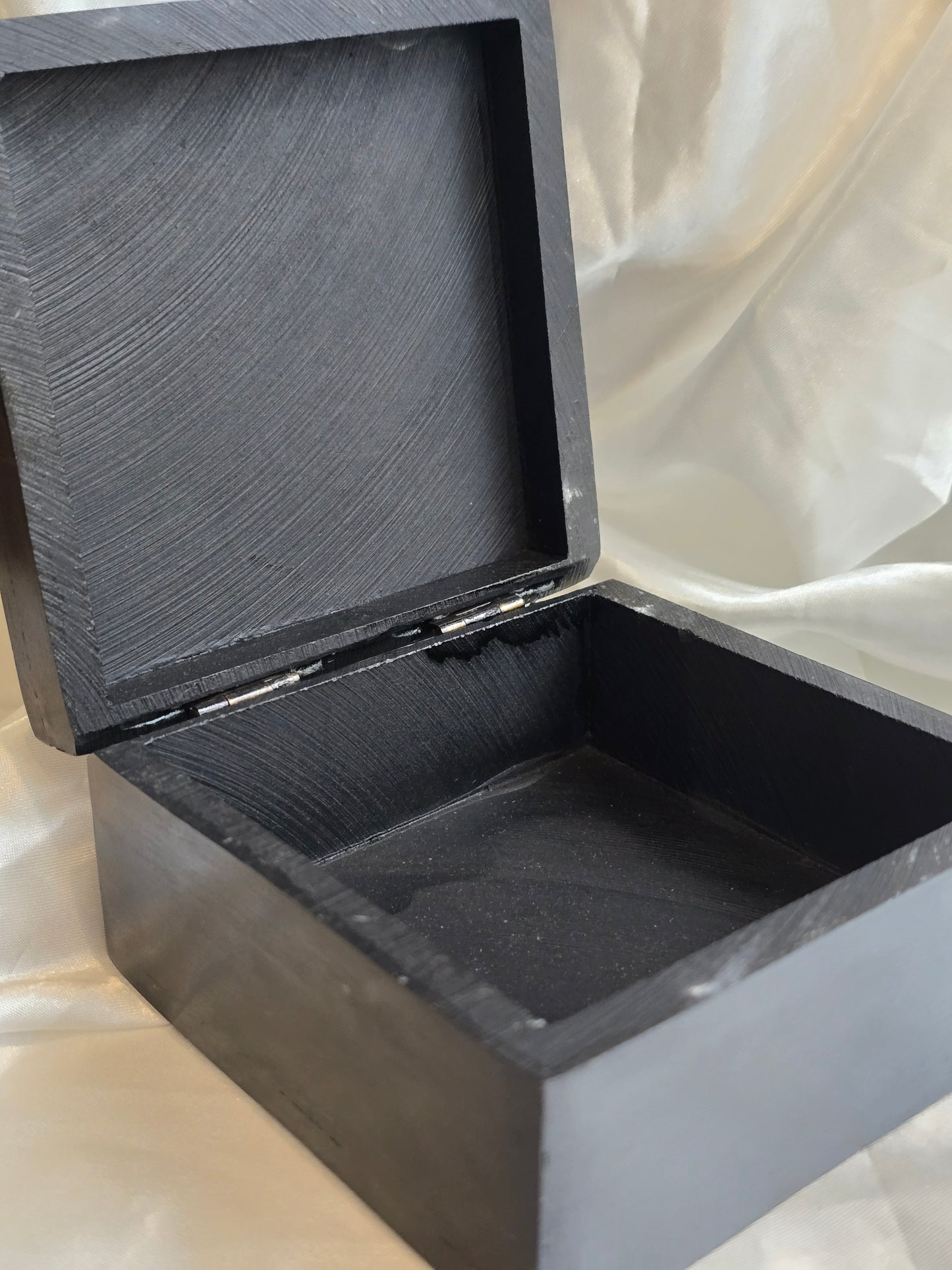 Boîte en pierre saponite fleur de vie