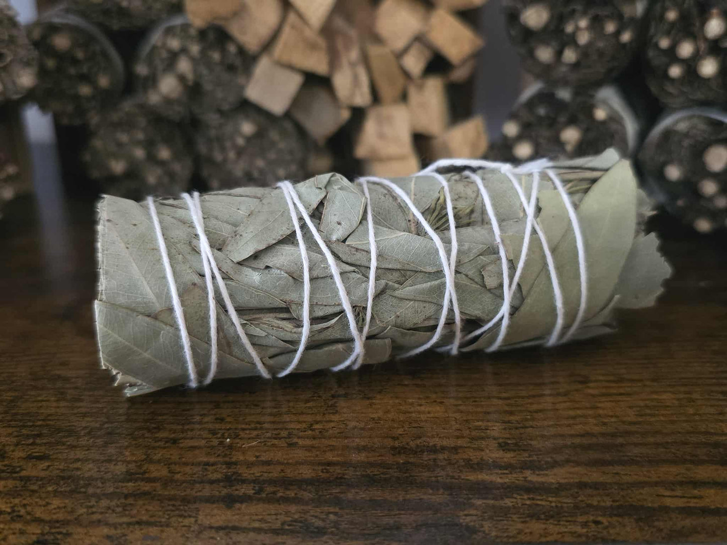 Fagot d’eucalyptus séché pour protection, purification et clarté mentale