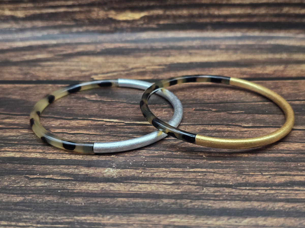 Bracelet fin en corne de buffle véritable – Léopard & feuille d’or ou d'argent