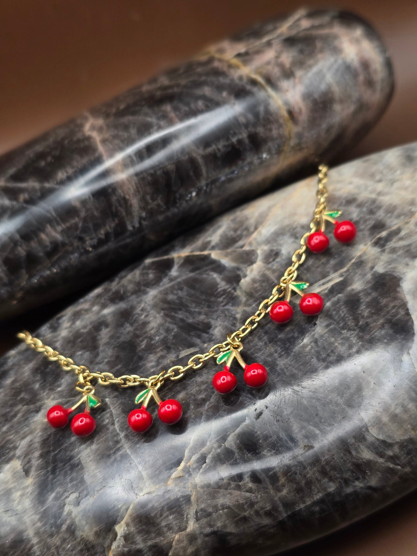 Bracelet doré charms “Cerises en fête”