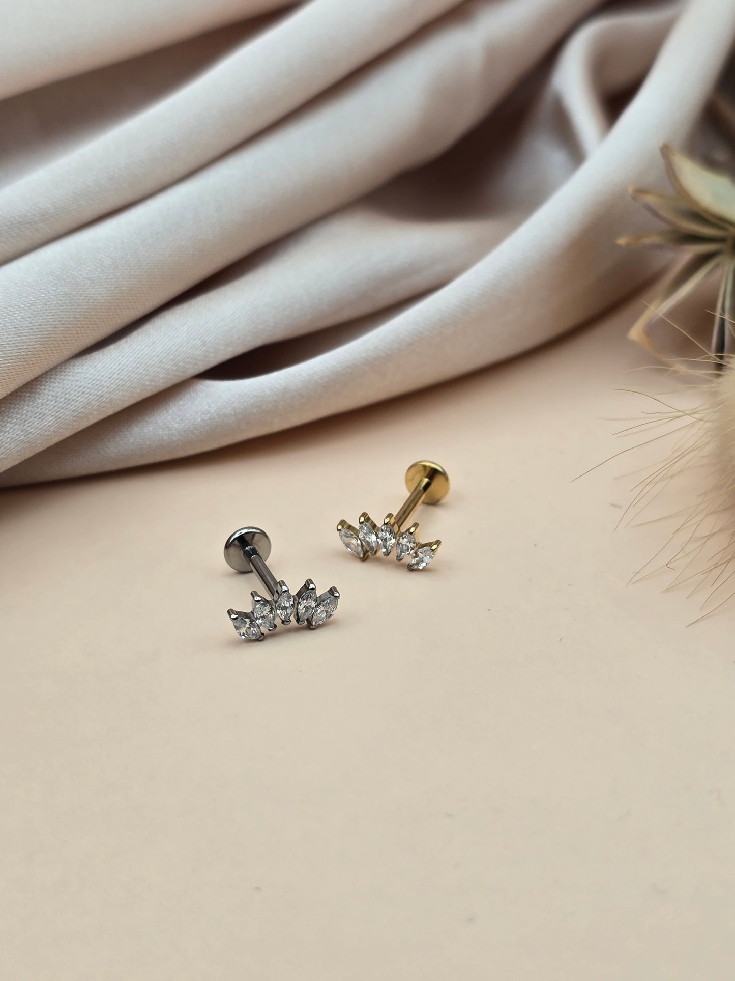 Piercing Couronne – Titane & Cristaux