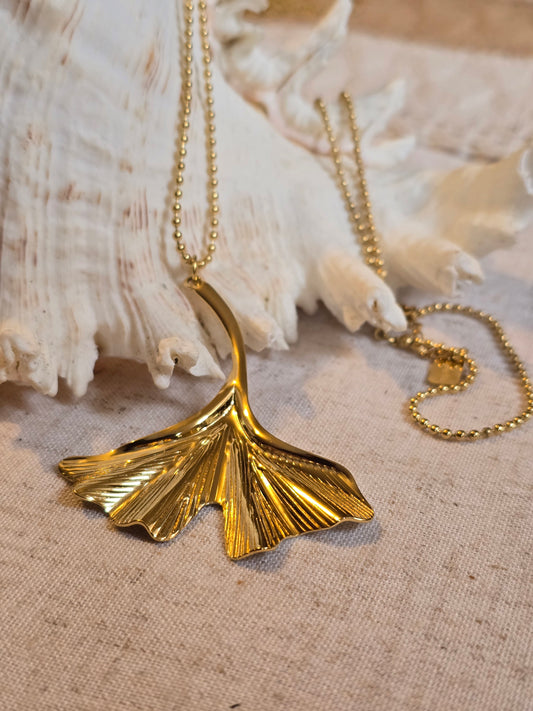 Collier “Feuille de Ginkgo”