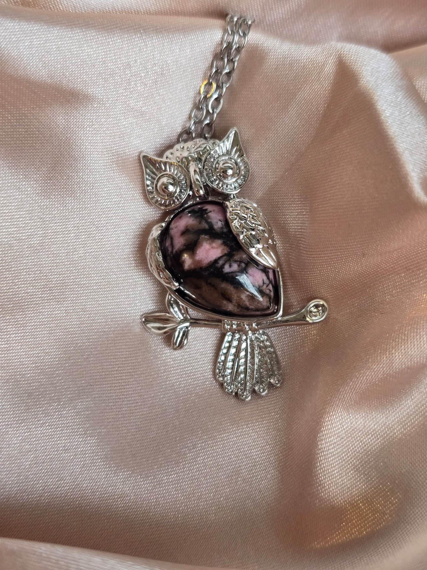 Collier en acier inoxydable avec hiboux en pierre naturelle