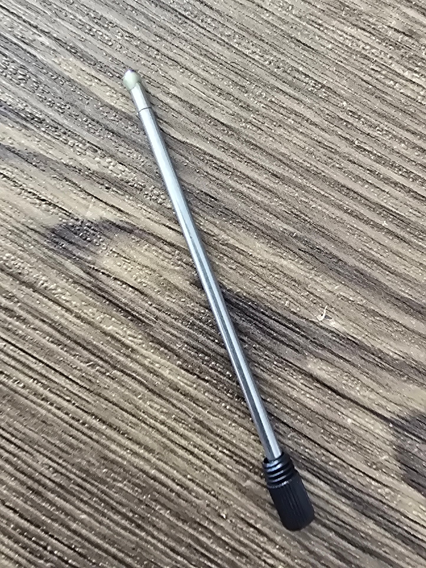 Stylos en pierres naturelles