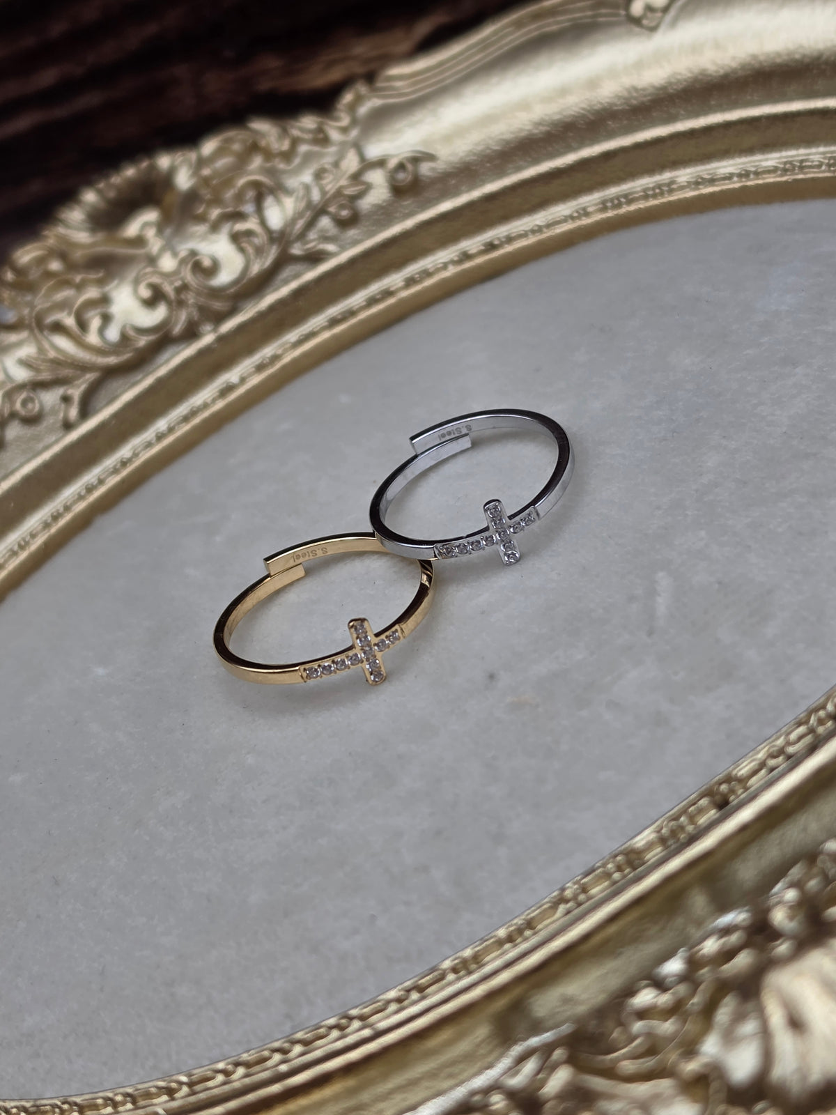 ✝️ Bague Grâce – Croix Scintillante