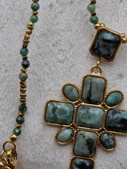 ✨ Sautoir Théodora – Croix en Turquoise Africaine