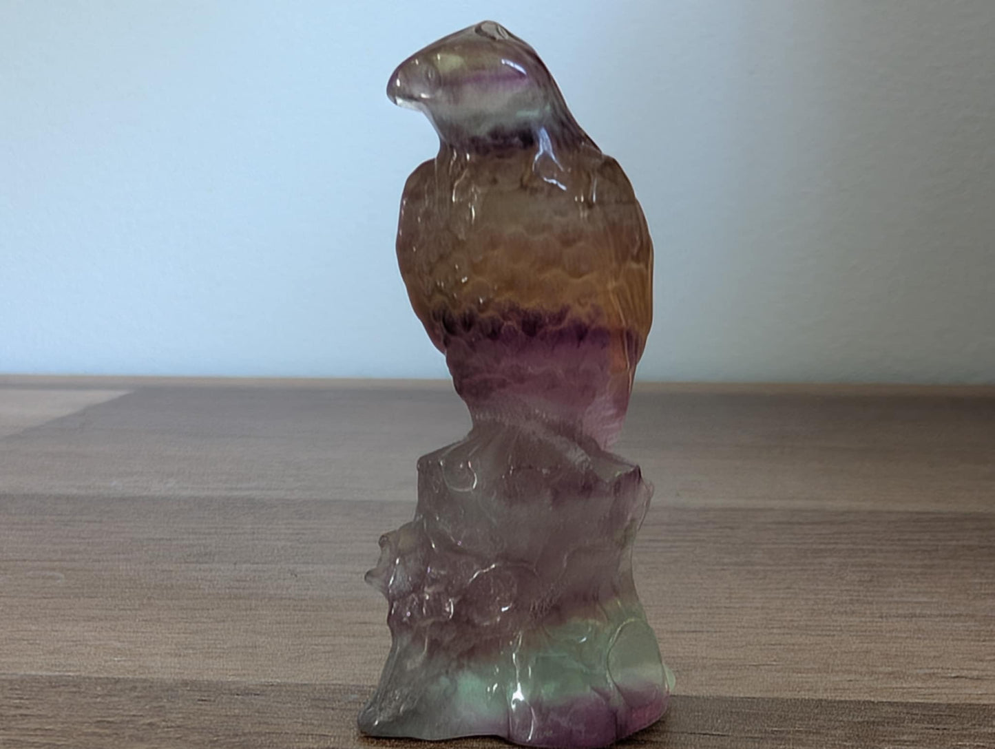 Aigle sur socle en fluorine multicolore