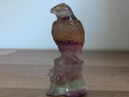 Aigle sur socle en fluorine multicolore