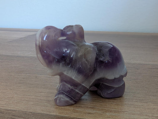 Eléphant en améthyste