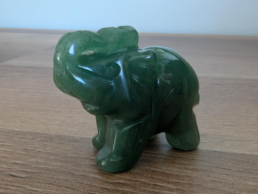 Eléphant en aventurine verte