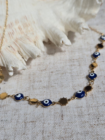 Collier "regard secret "