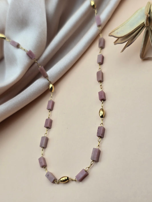 Collier Douceur – Rhodonite & chaîne fine