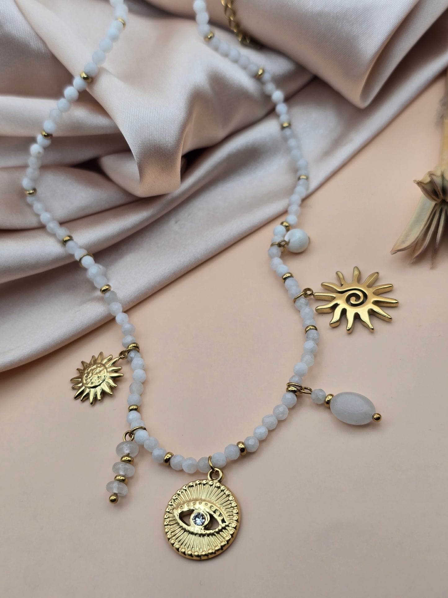 Collier Agate Blanche – Soleil & Œil Protecteur