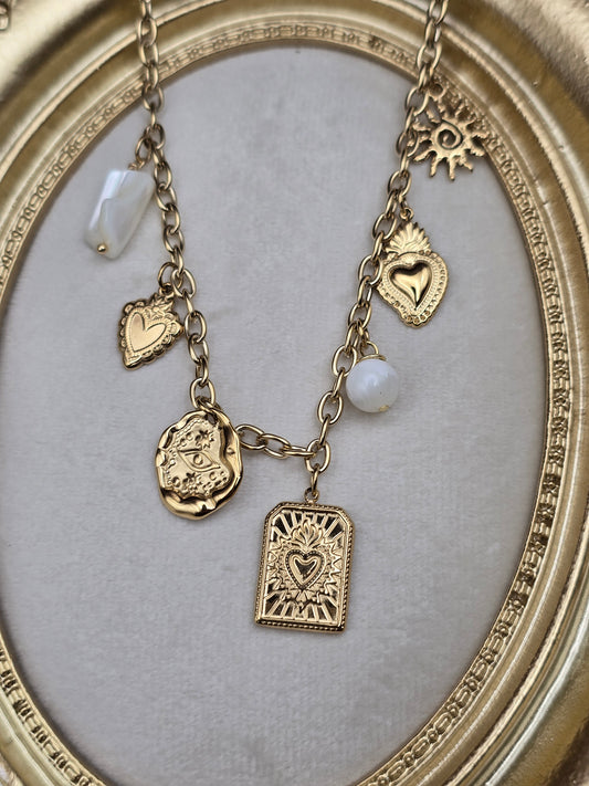 Collier Alma protection