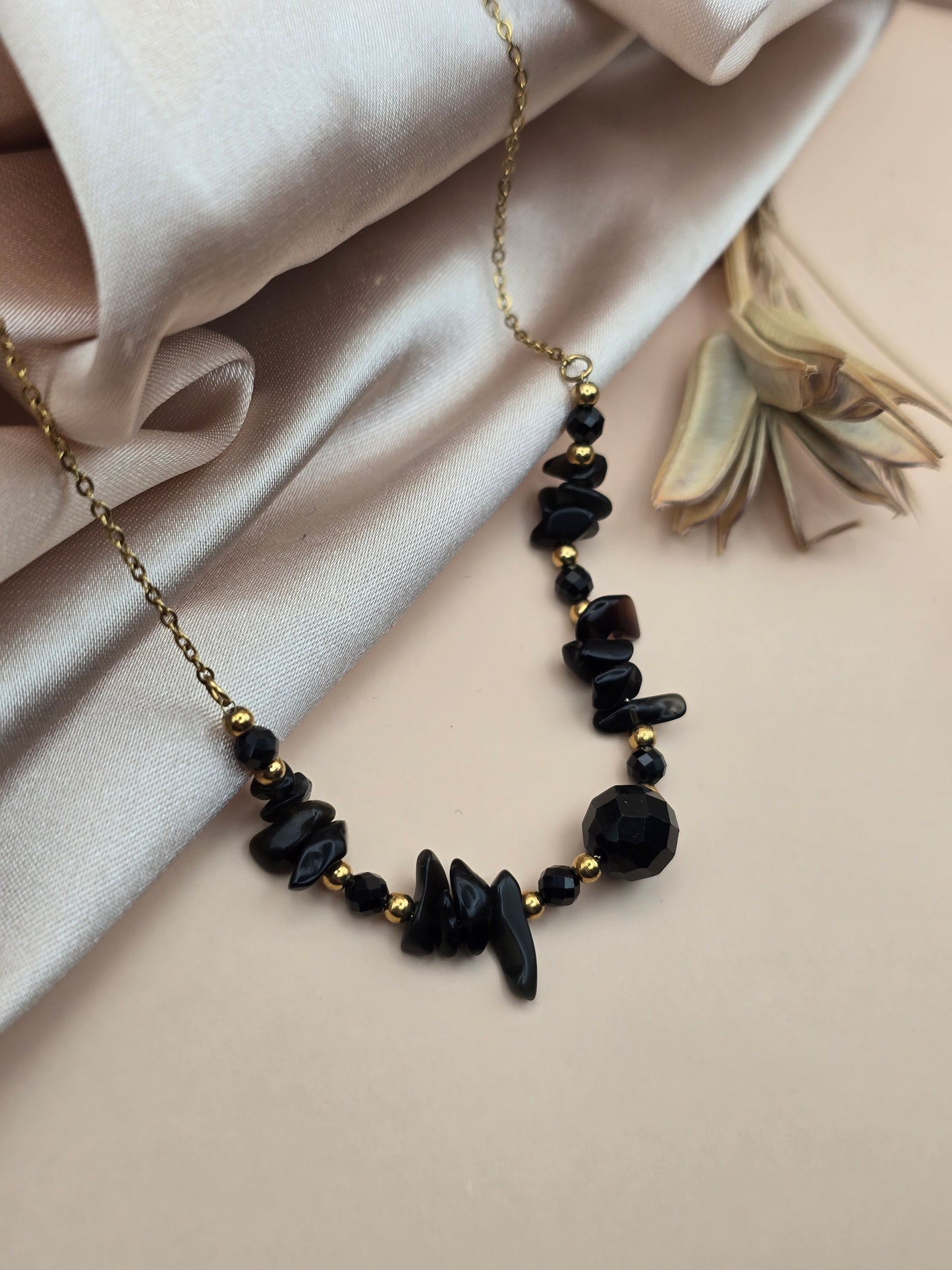 Collier Onyx noir – Chaîne fine & pierres naturelles