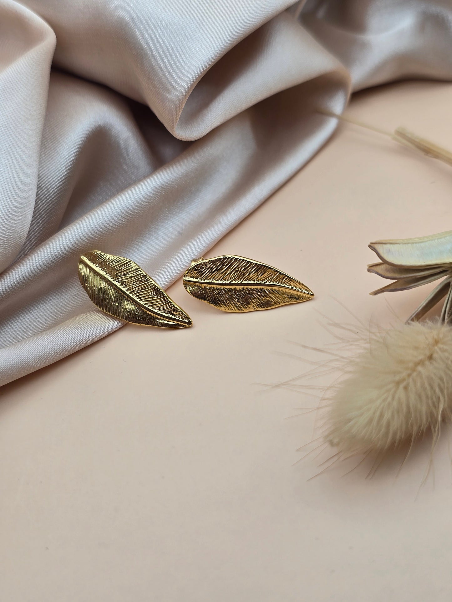 Boucles d’oreilles Feuille d’Or – Élégance & légèreté