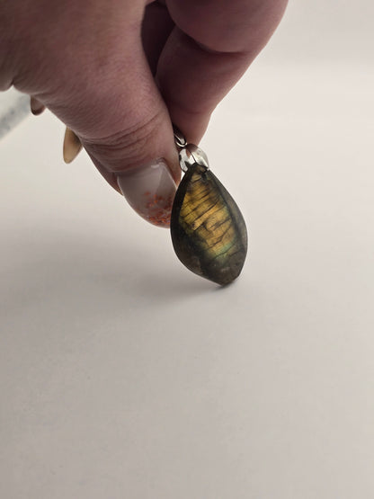 Pendentif labradorite sur chaine