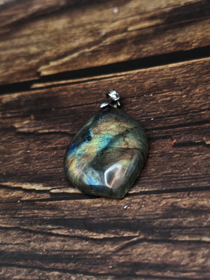 Pendentif labradorite sur chaine