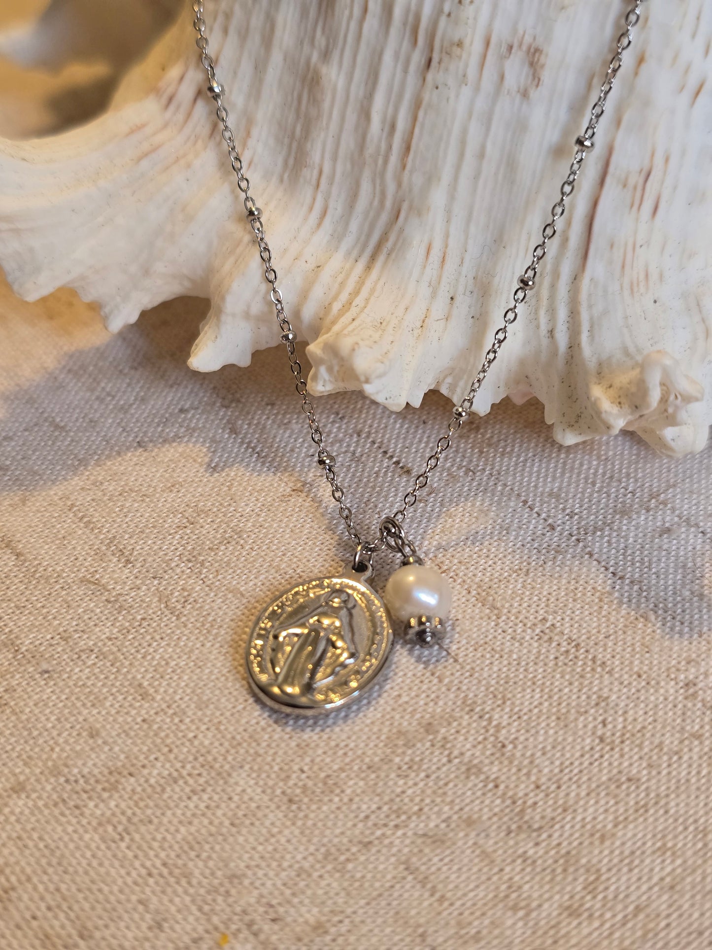 Collier Vierge Marie – Acier inoxydable