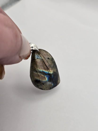 Pendentif labradorite sur chaine
