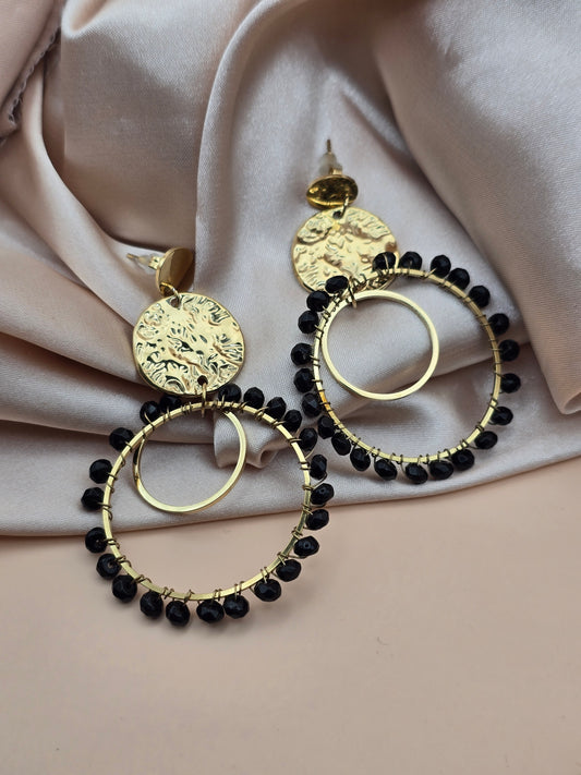 Boucles d’oreilles Onyx – Créoles dorées