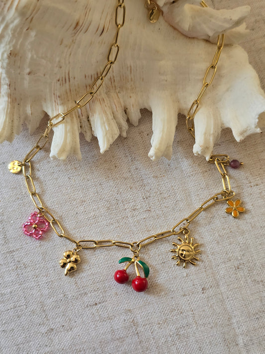 Collier doré charms “cerise”