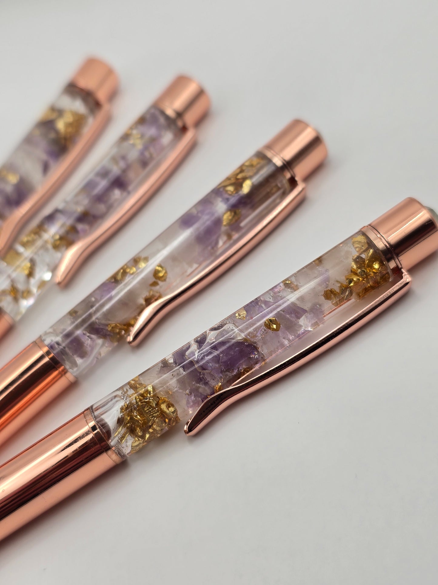 Stylos en pierres naturelles