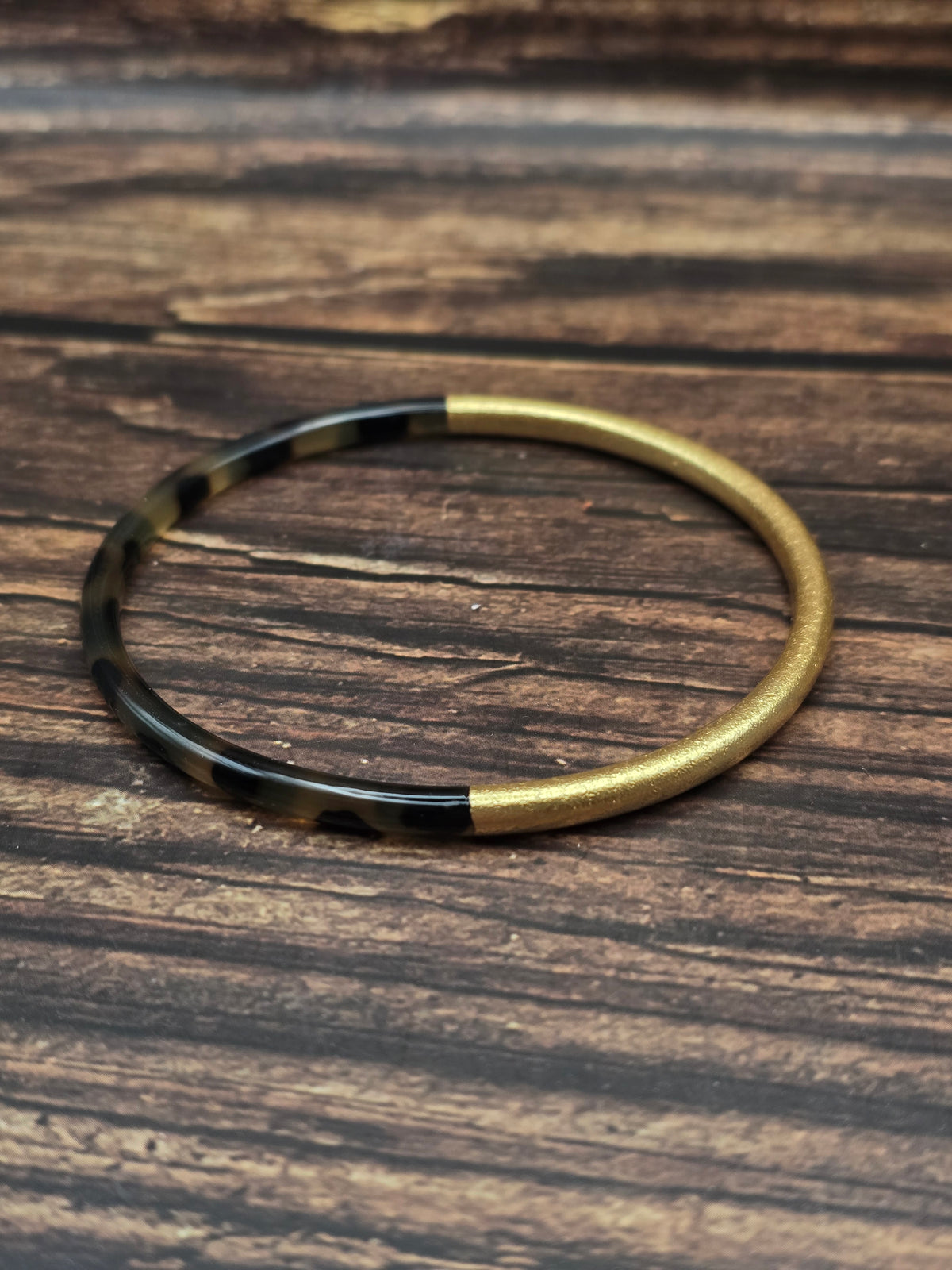 Bracelet fin en corne de buffle véritable – Léopard & feuille d’or ou d'argent