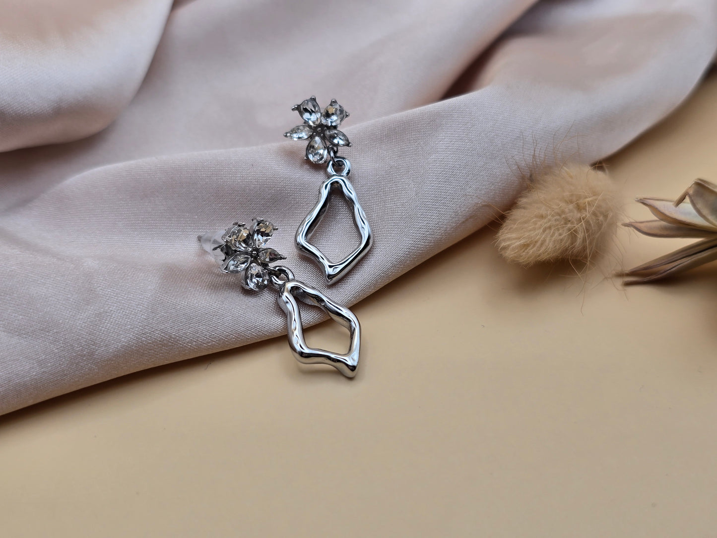 Boucles d’oreilles Fleur & Éclat – Acier inoxydable