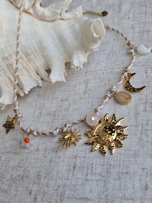 Collier nœuds breloques