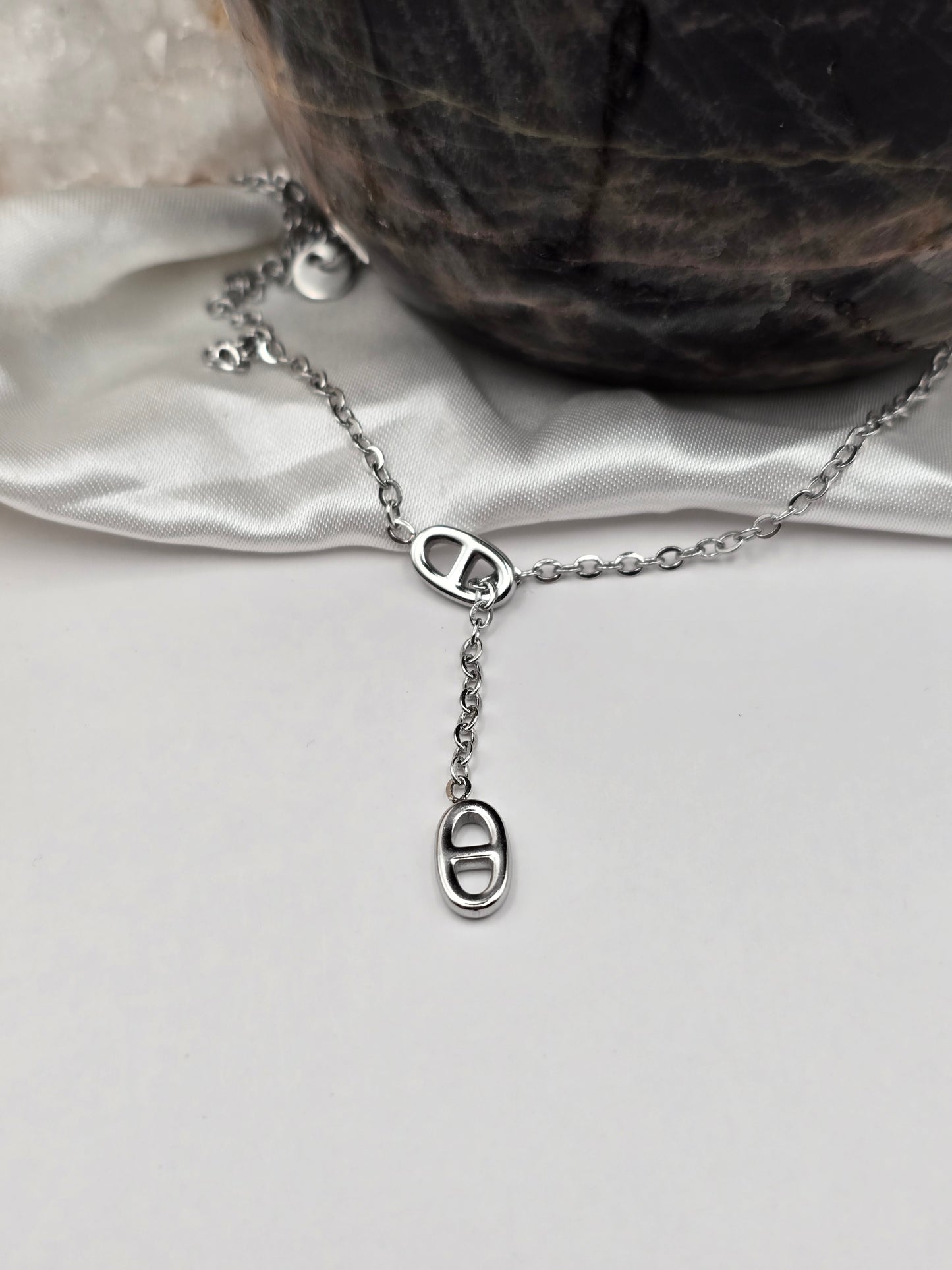 Collier “Élégance Minimaliste” – Doré ou Argenté