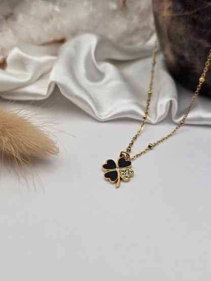 Collier “Trèfle Porte-Bonheur” – Noir ou Nacre